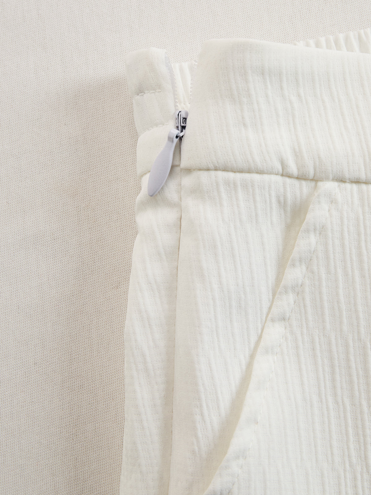 Creamy White Textured Lantern Sleeve Set