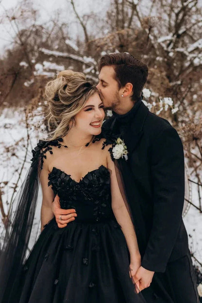 A-Line Black Gothic Wedding Dress 3D Flowers Tulle With Cape
